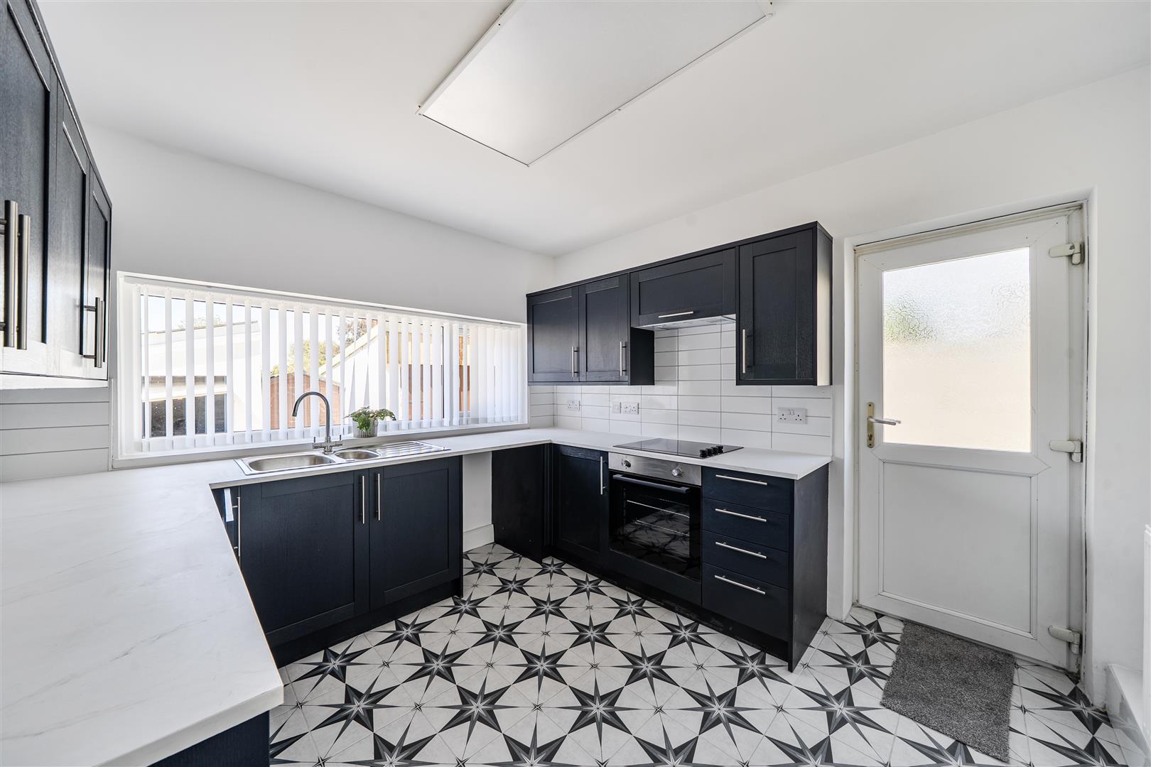 Ravenhill Road, Ravenhill, Swansea, SA5 5AN